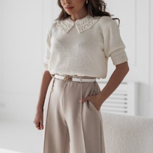 Sweter damski Pola z kołnierzykiem biały