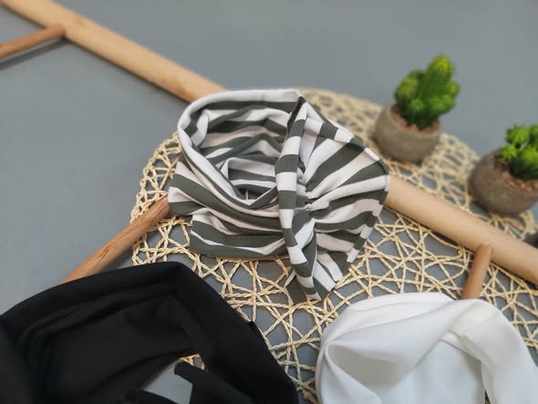 Turban dziecięcy opaska bawełniana biało-khaki w paski