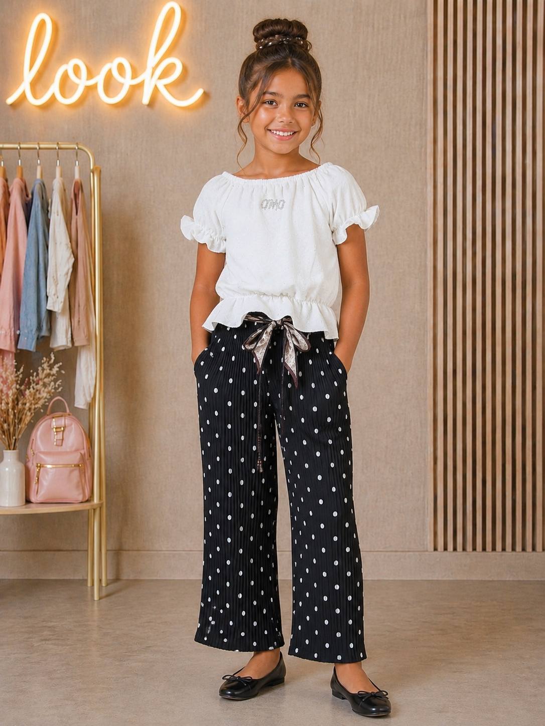 Eleganckie spodnie dziewczęce culotte czarne w grochy z paskiem - obrazek 6