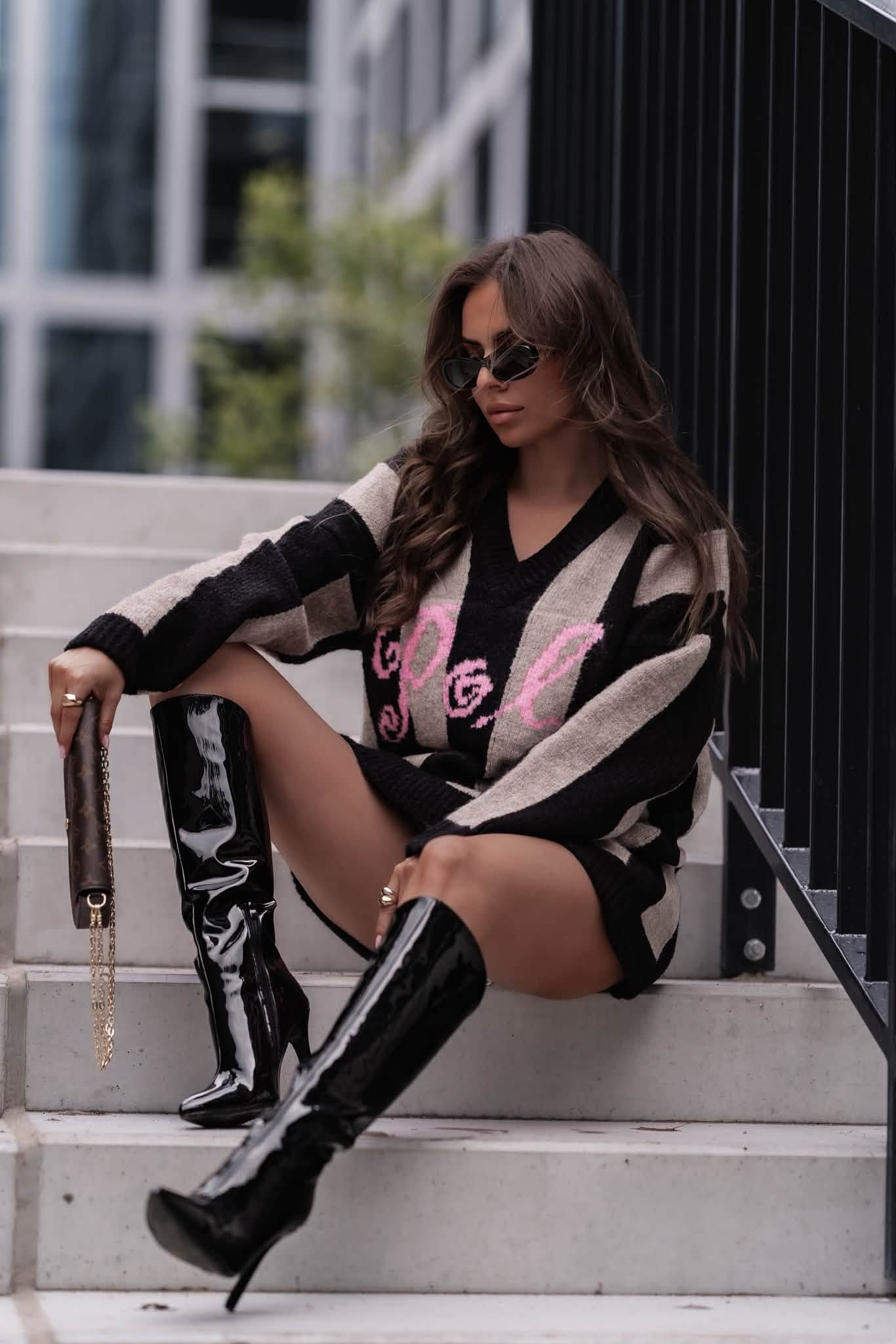 Sweter damski w szerokie pionowe pasy Neon Pola - obrazek 7