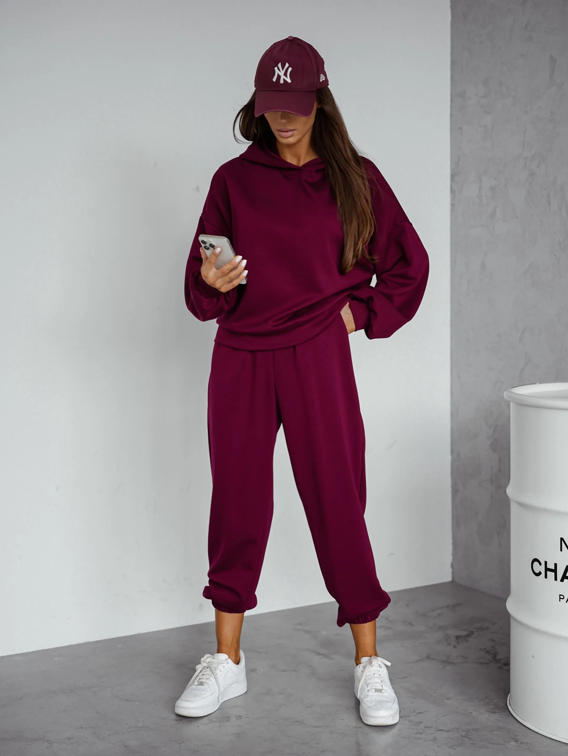 Komplet damski masełkowy basic bluza spodnie Maslove bordo - obrazek 3