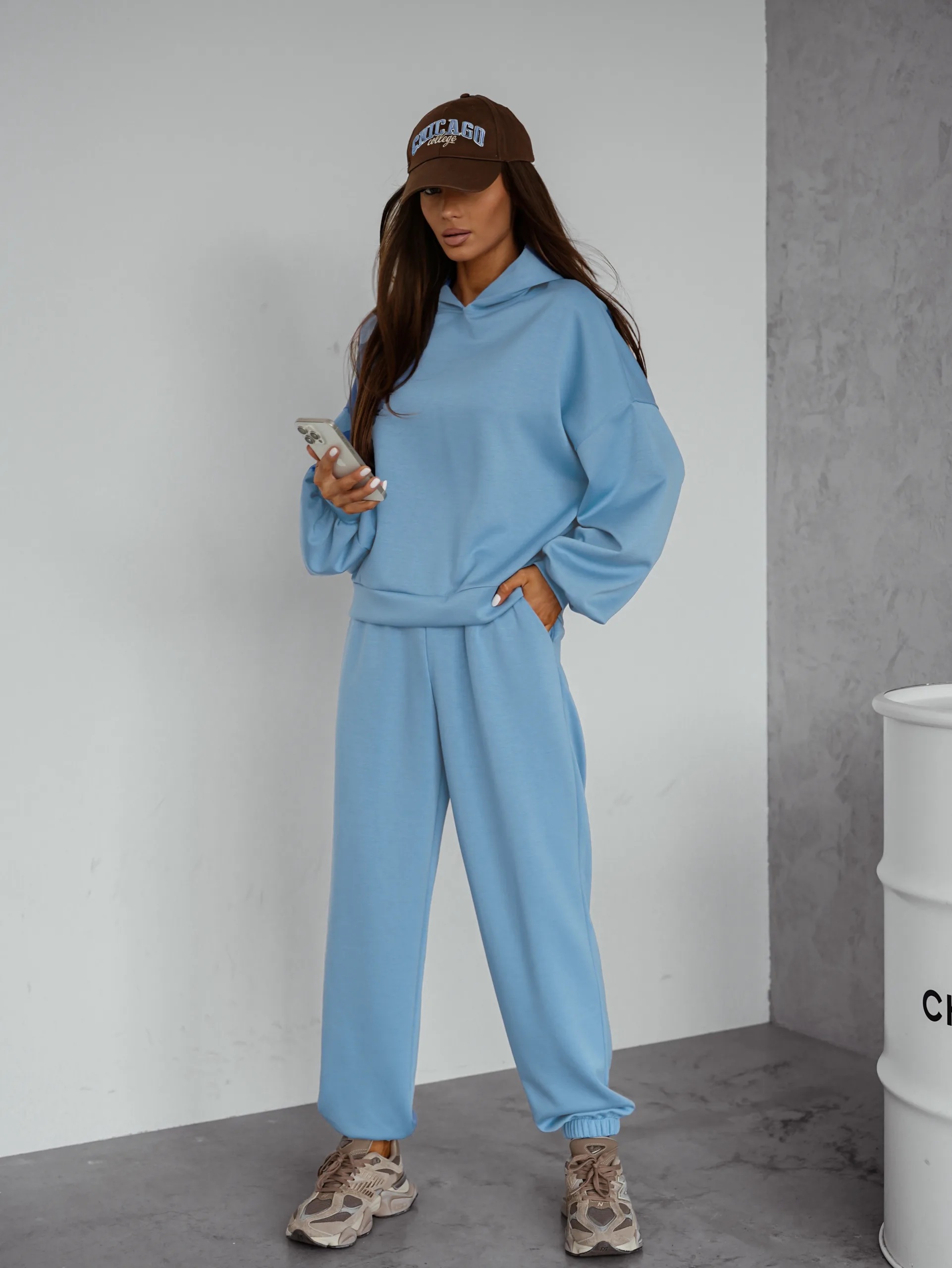 Komplet damski masełkowy basic bluza spodnie Maslove niebieski - obrazek 3