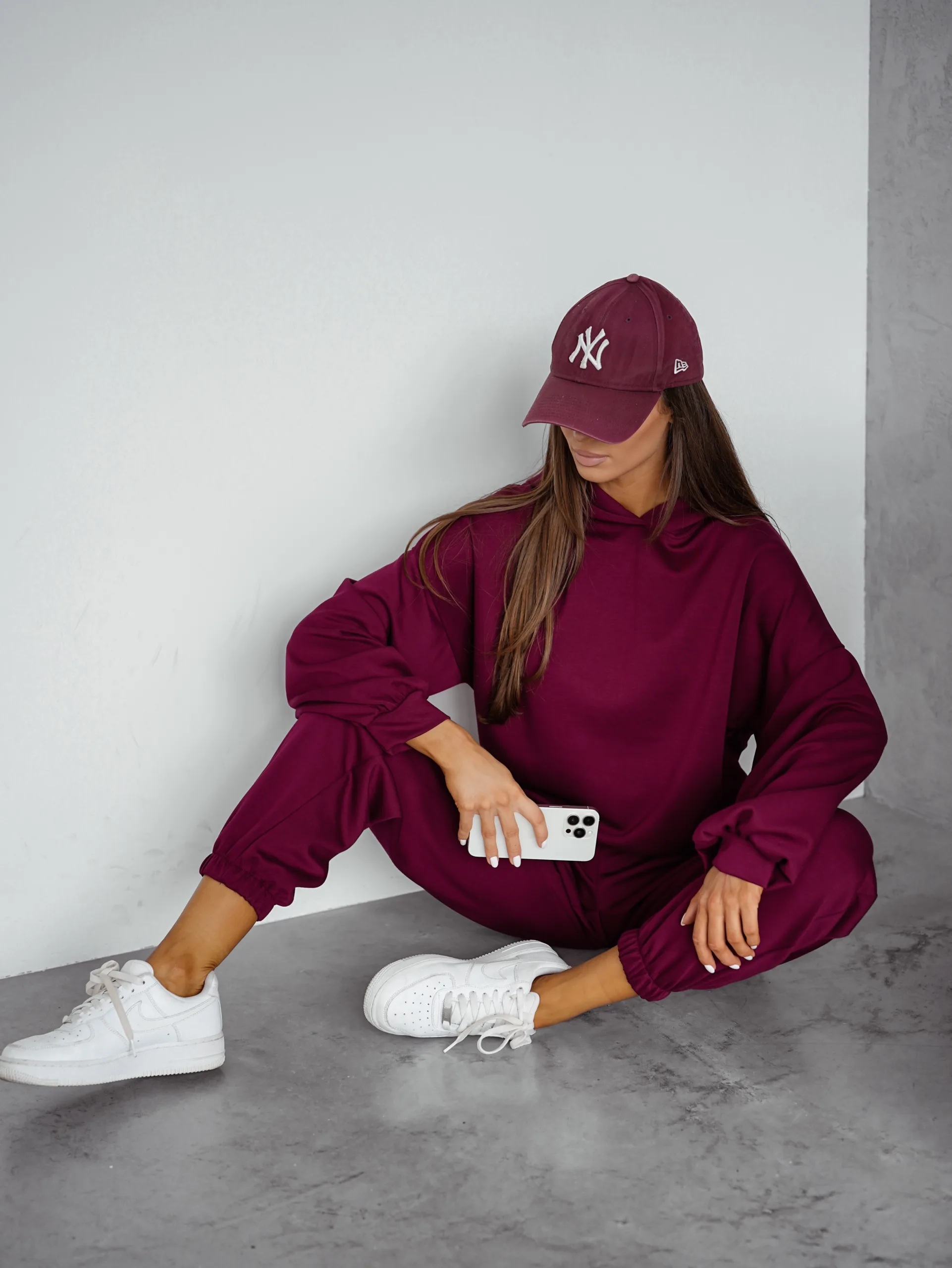Komplet damski masełkowy basic bluza spodnie Maslove bordo